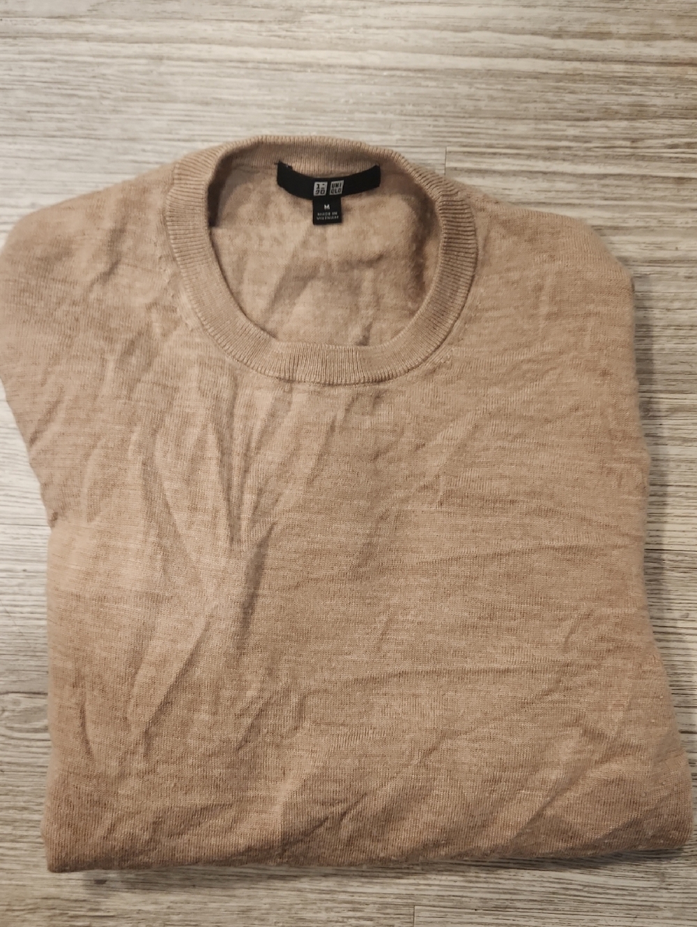 Uniqlo 100% Wool Crewneck Sweater in Light Beige